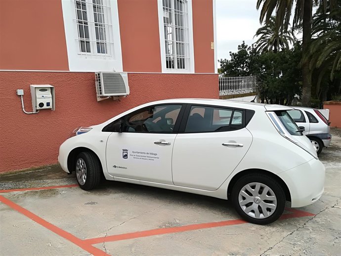 Coche eléctrico de Parques y Jardines del Ayto de Málaga contaminación carbono
