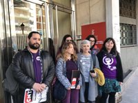 Intersindical, CGT, CNT y COS reivindican el papel de la mujer con 24 horas de huelga pero difieren en si debe ser mixta
