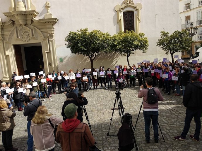 Concentración por la Igualdad en Cádiz