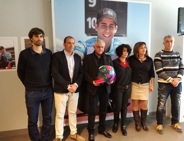 La familia del piloto Lluís Salom cede permanentemente al Govern su material deportivo