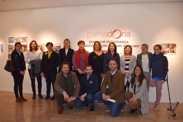 El centro cultural Sa Nostra acoge hasta el 28 de marzo la exposición fotográfica 'Piragüismo con nombre de mujer'
