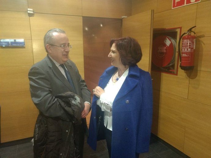 Teresa Peramato, a la derecha.