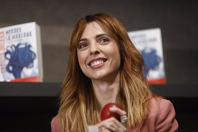 La actriz Leticia Dolera presenta su libro Morder la manzana