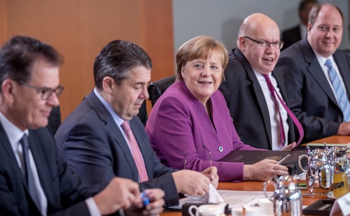 Angela Merkel reunida amb el seu Govern