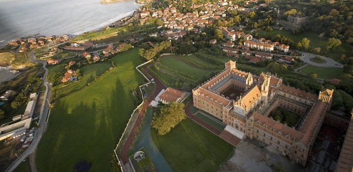 Seminario Mayor de Comillas vista aérea