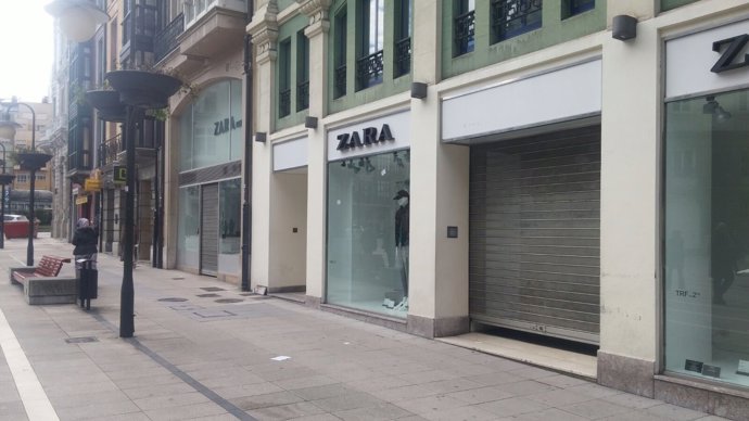 Tienda de Zara cerrando
