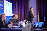 Tajani alaba el trabajo hecho por Rajoy: "Me gusta Mariano, que no habla muchísimo pero hace muchísimo"