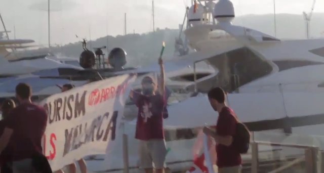 Miembros de Arran declaran este viernes ante el Juzgado por la protesta contra la masificación turista en el Puerto