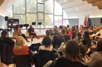 Las mujeres ocupan el 55% de los cargos directivos de los centros educativos de la Región