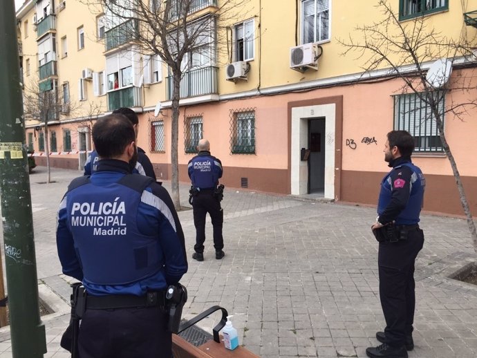 Agentes de Policía Municipal tras una reyerta en Carabanchel