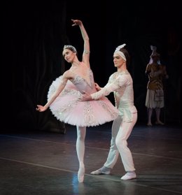 Allash y Andrei Merkuriev, bailaran el clásico de Romeo y Julieta en El Batel 
