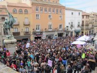 Miles de ciudadanos se suman a un "día histórico" por la lucha de la igualdad