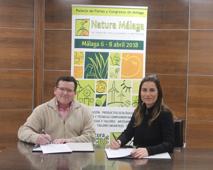 Firma convenio Natura Málaga 