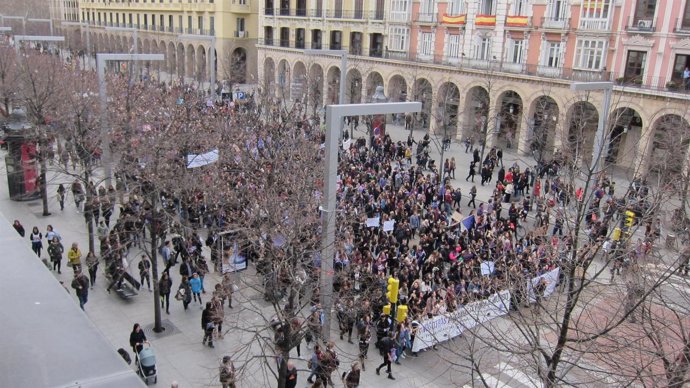                                Manifestación Por El Centro De Zaragoza, En El 8M