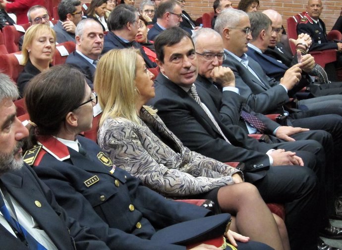 Pere Soler, exdirector de Mossos (en el centro)
