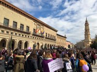 Un total de 588 trabajadores del Ayuntamiento de Zaragoza secundan la huelga o paros del 8M, el 15,76%
