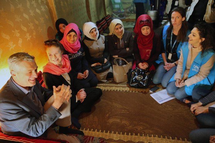 Fore y Grandi visitan a refugiadas sirias en Líbano