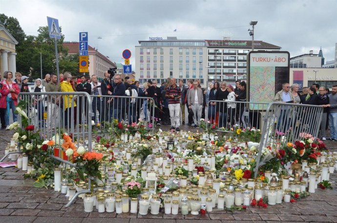 Homenaje a las víctimas del ataque de Turku (Finlandia)
