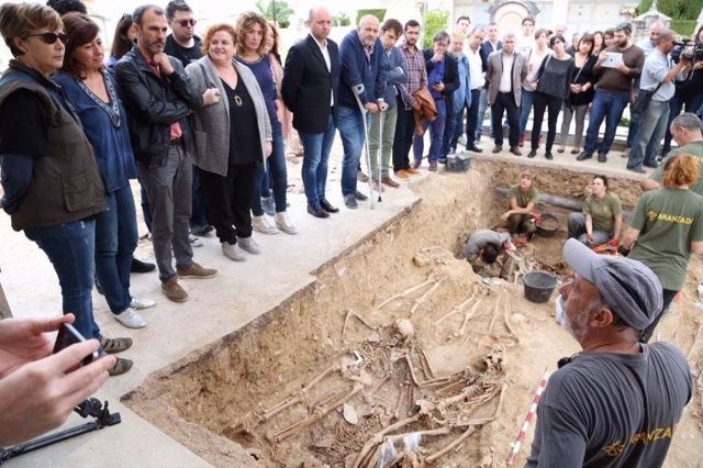Sale a licitación el contrato de servicios de exhumación de fosas por 480.600 euros