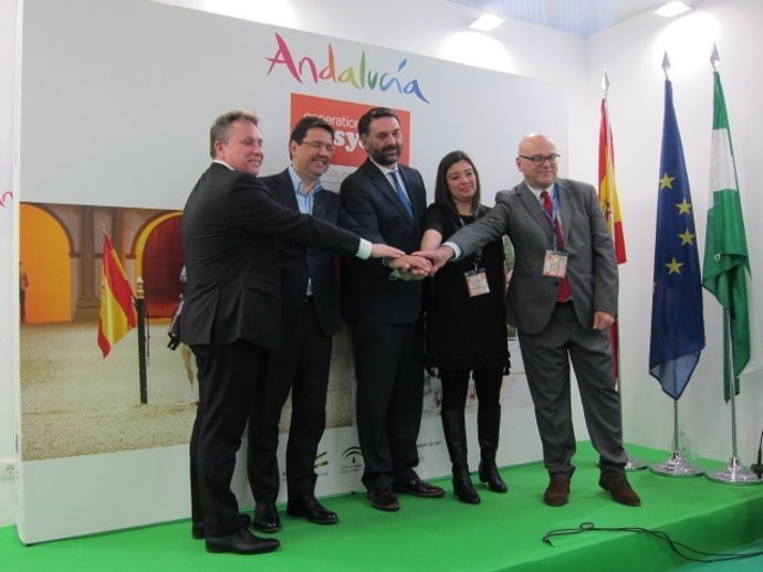 Encuentro en la ITB del consejero de Turismo con EasyJet