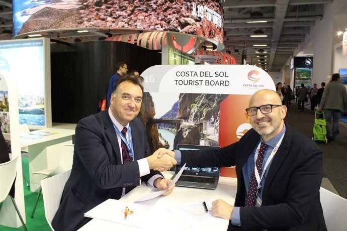 Arturo Bernal acuerdo con MTS Globe directivos de turoperadores internacionales