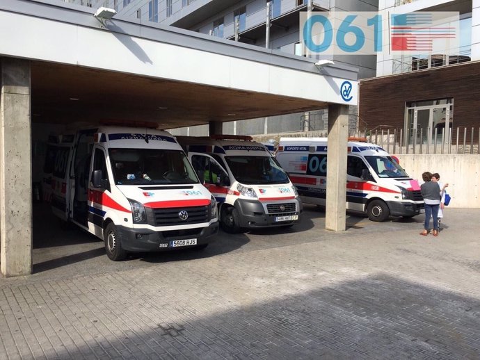 Ambulancias del 061 en Valdecilla