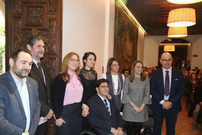 Autoridades asistentes a la presentación de Fepamic