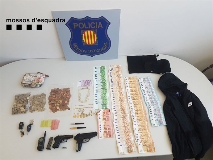 Material oposat durant el registre al domicili del detingut