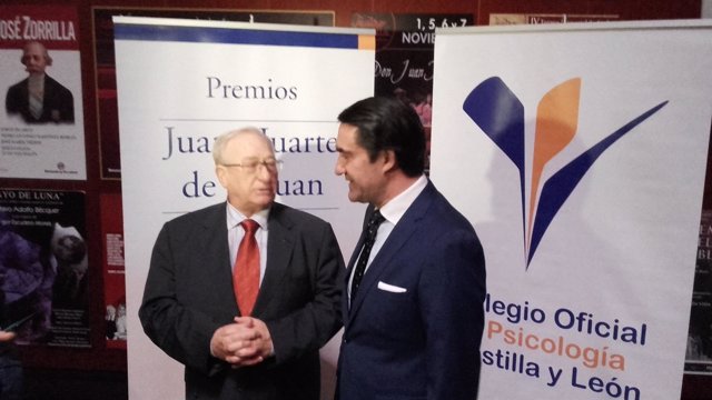 Eduardo Montes conversa con Suárez-Quiñones