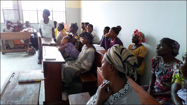 Mujeres en un centro de formación en República Democrática del Congo