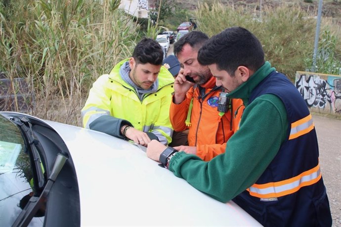 Efectivos durante la búsqueda de Gabriel en Almería