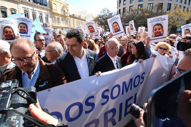 Concentración en Almería convocada por los padres de Gabriel Cruz
