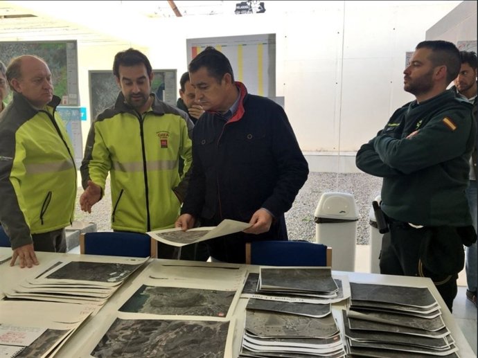 Antonio Sanz al costat del dispositiu de cerca de Gabriel