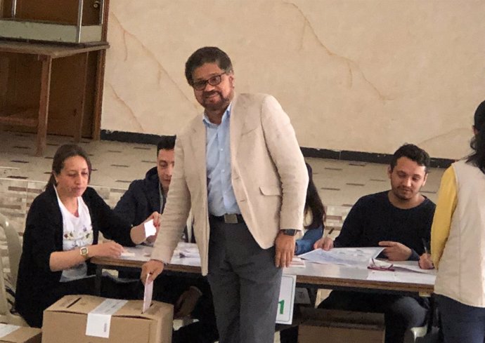 'Iván Márquez' Votando 30 Años Después