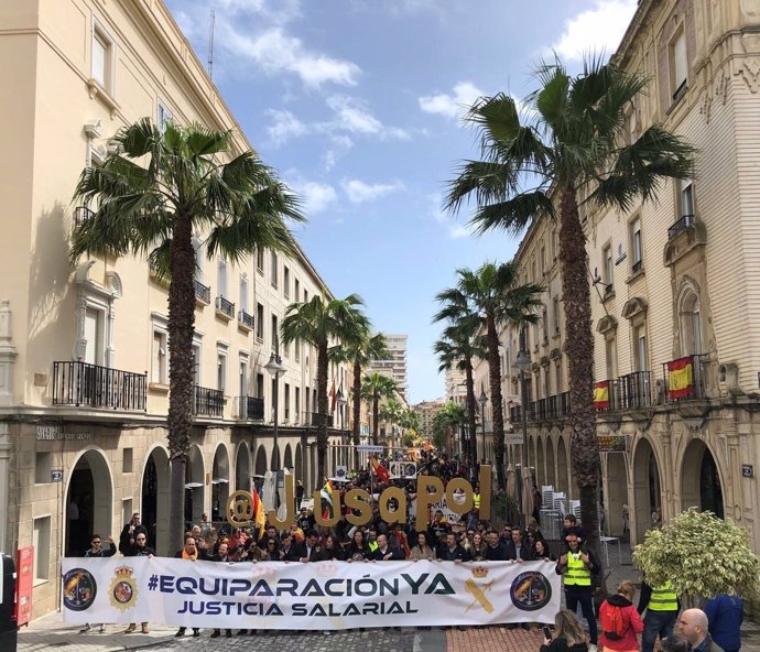 Manifestación por equiparación salarial para Policía y Guardia Civil en Huelva