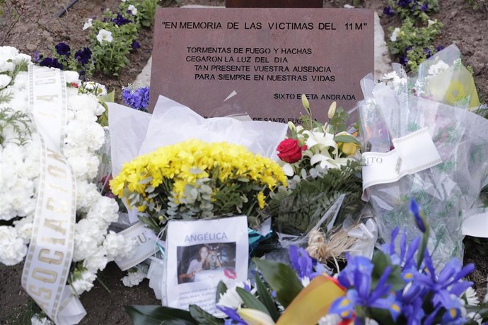 Cifuentes Asiste Al Acto In Memoriam Por Las Víctimas Del 11-M En Santa Eugenia
