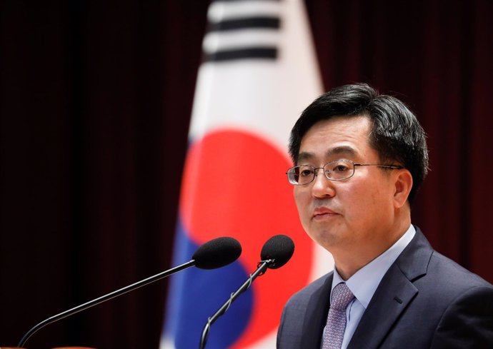 Ministro de Finanzas surcorreano, Kim Dong Yeon