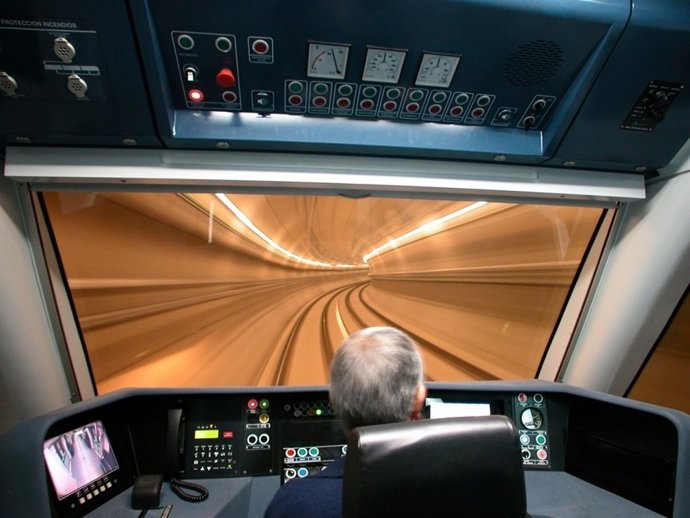 Cabina de un conductor de Metro de Madrid