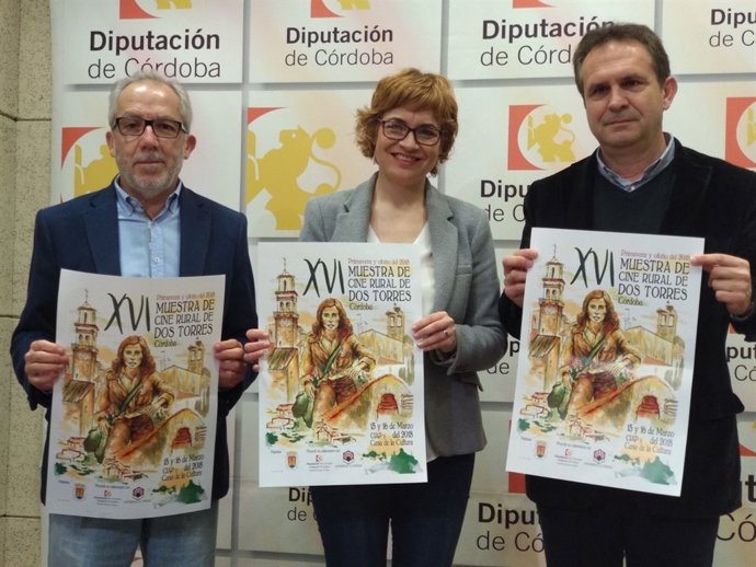 Ruz, entre Torres (dcha.) y Poyato, presenta la Muestra de Cine Rural