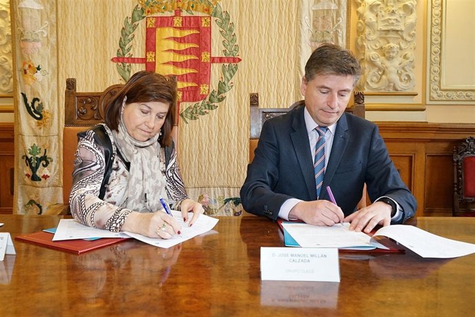 Firma del convenio entre el Ayuntamiento de Valladolid y Fundación Clece