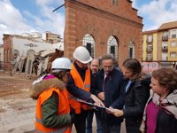 Junta y Diputación apoyan la rehabilitación del Mercado de Abastos de Linares y ofrecen ayudas urgentes