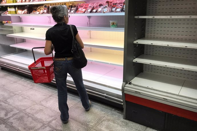 Supermercado vacío en Caracas