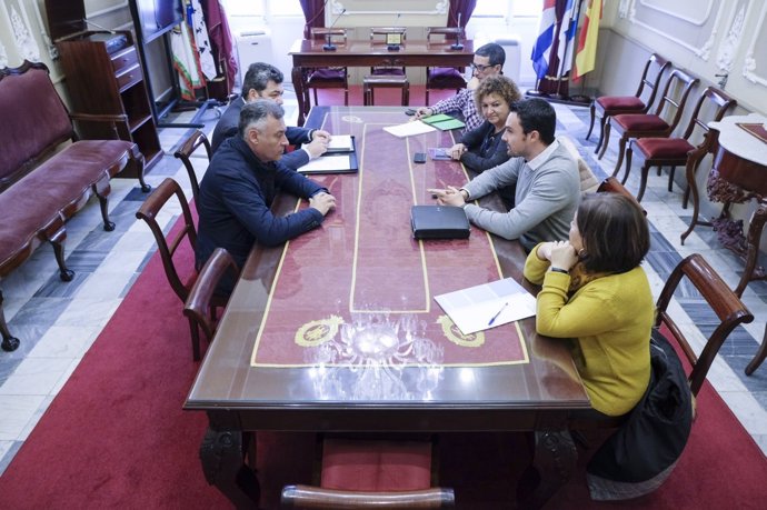 Reunión Junta y Ayuntamiento de Cádiz en materia de vivienda