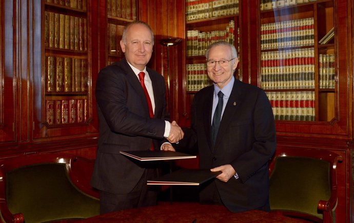 Luis Herrero (Banc Santander) i Miquel Valls (Cambra de Barcelona)