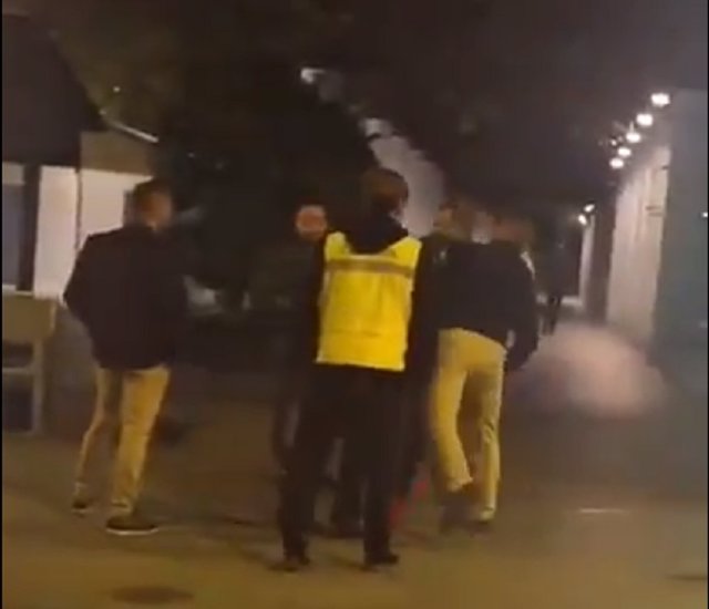 Un portero de un local de copas de Murcia propina un puñetazo a un joven en 2016
