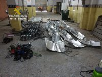 Detenidos tres responsables de un cultivo de marihuana en un taller mecánico en Mairena del Alcor (Sevilla)