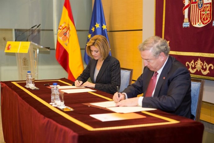 María Dolores de Cospedal junto a José Antonio Sánchez