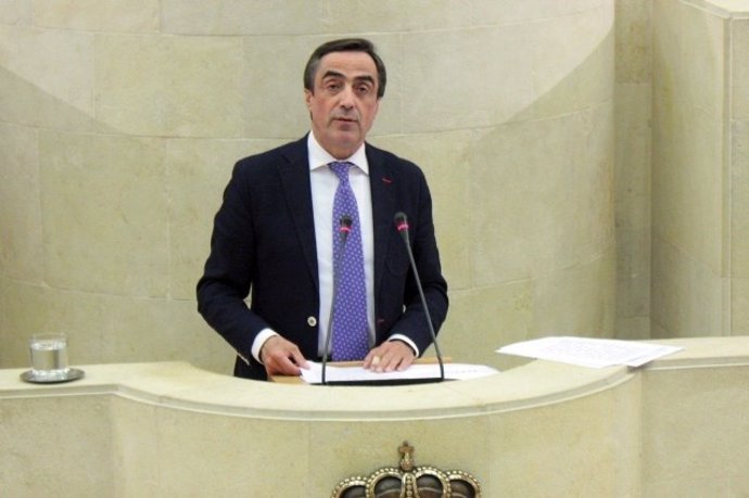 Ildefonso Calderón en el Parlamento
