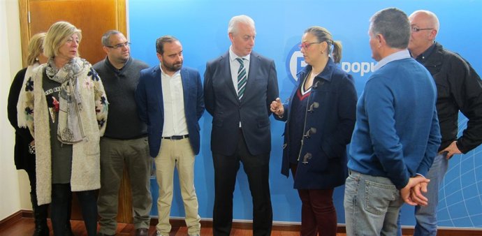 Precandidato presidencia PP,  Antonio Garre con su equipo                      