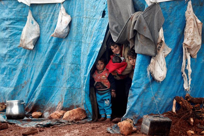 Niños desplazados en Idlib